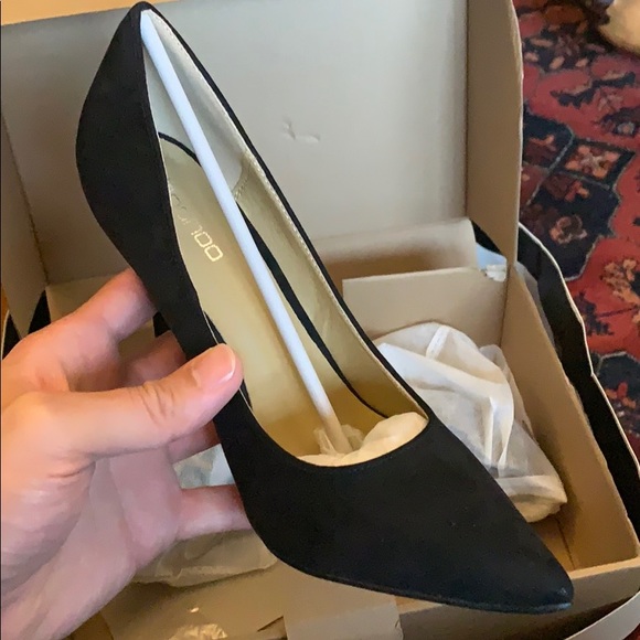 Women’s Pointed Stilettos - Picture 1 of 6